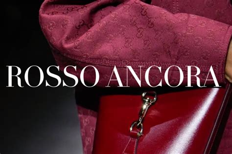 fular gucci|Gucci rosso ancora.